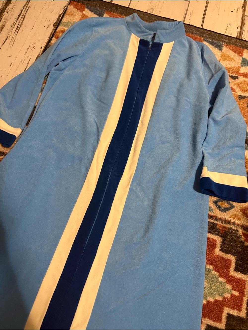 Vintage 1970s Vanity Fair blue velour zip front robe